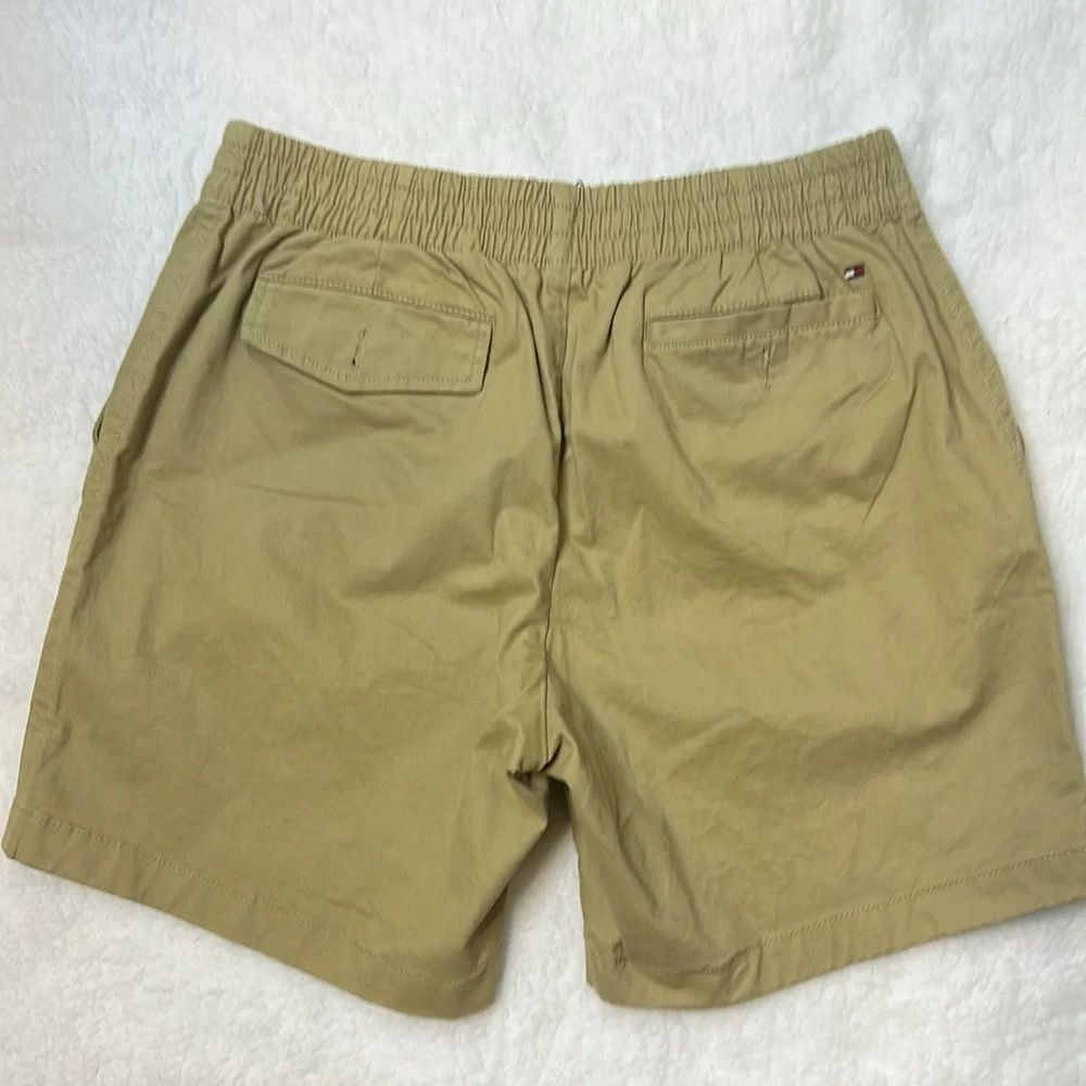 NWT .SIZE-M..97%COTTON..TOMMY-HILFIGER—Tan Flat Front Shorts - Picture 10 of 13